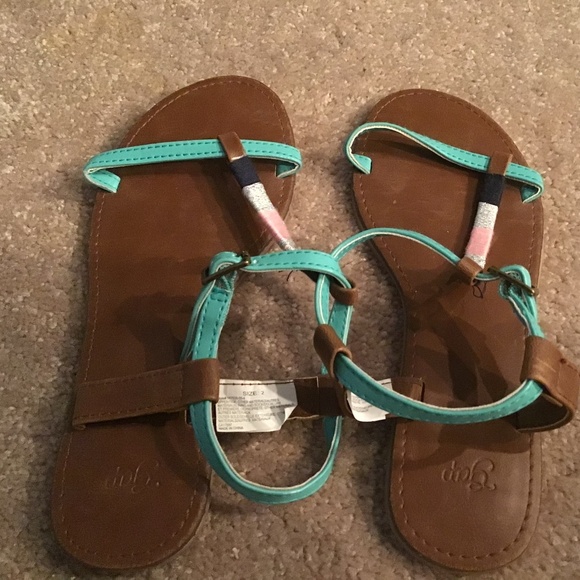 Comfortable flat sandals for girls - Picture 1 of 8